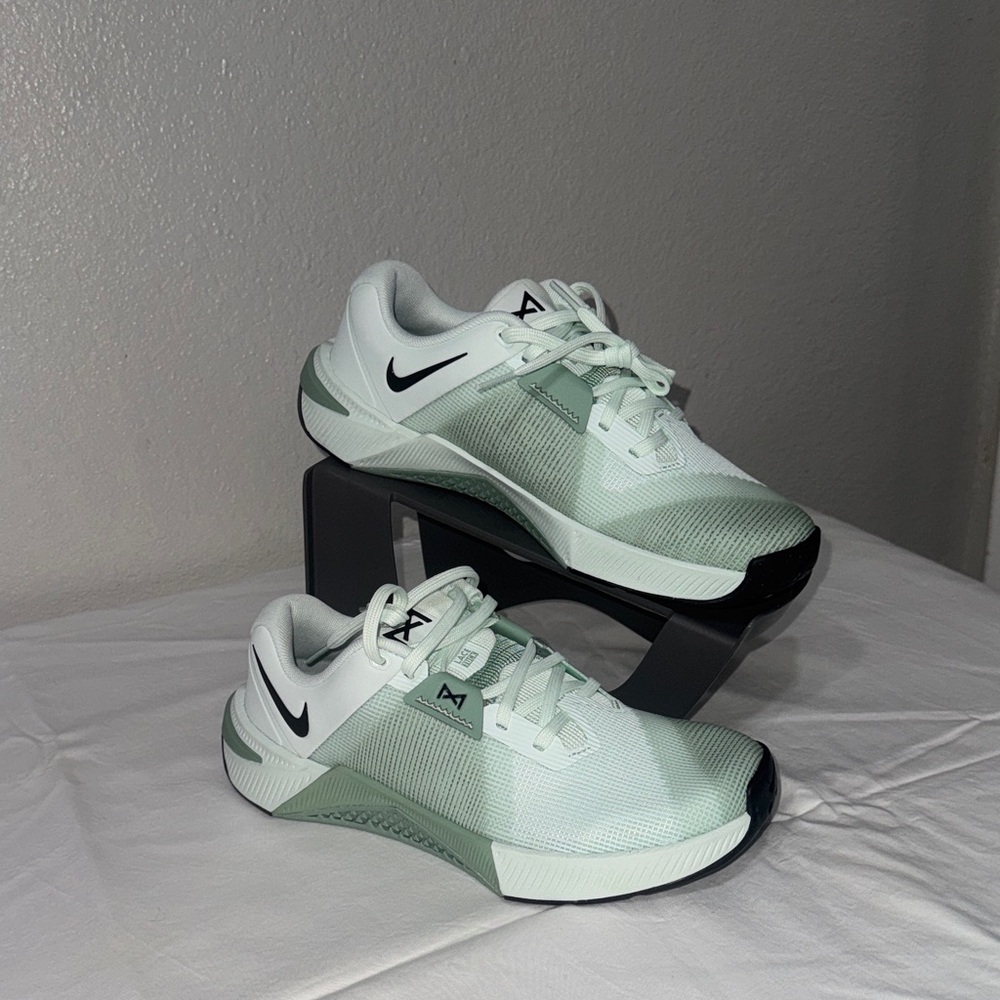 Nike Women's Athletic Shoes in Light Green